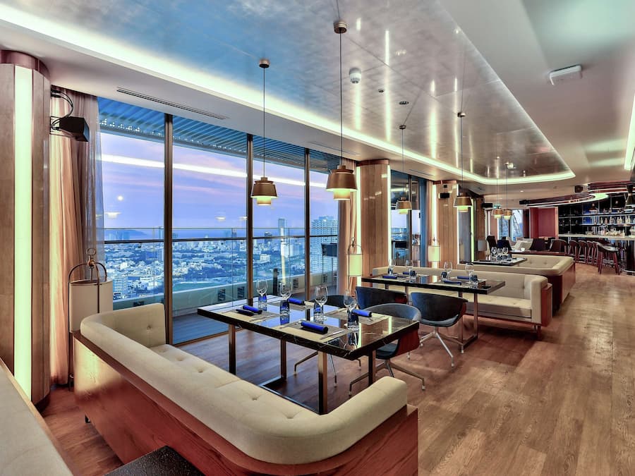 2 restaurants, lunch, dinner served; Fusion cuisine