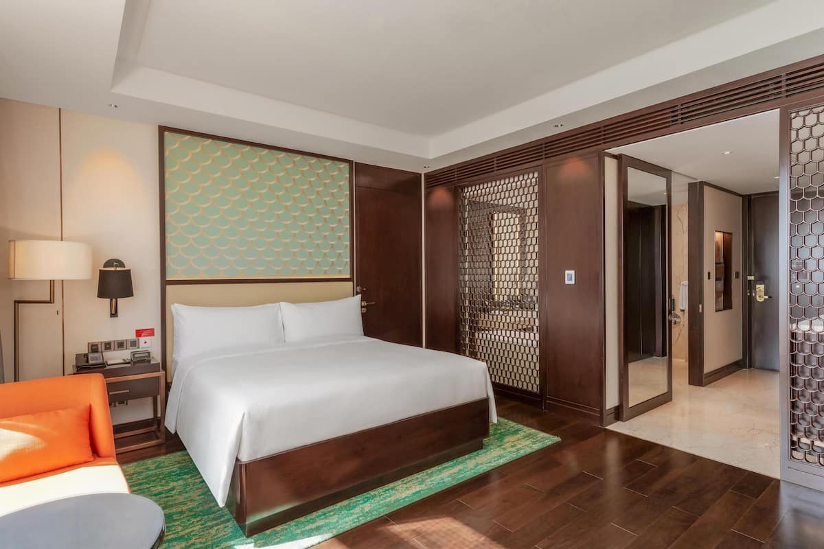 1 bedroom, minibar, in-room safe, desk