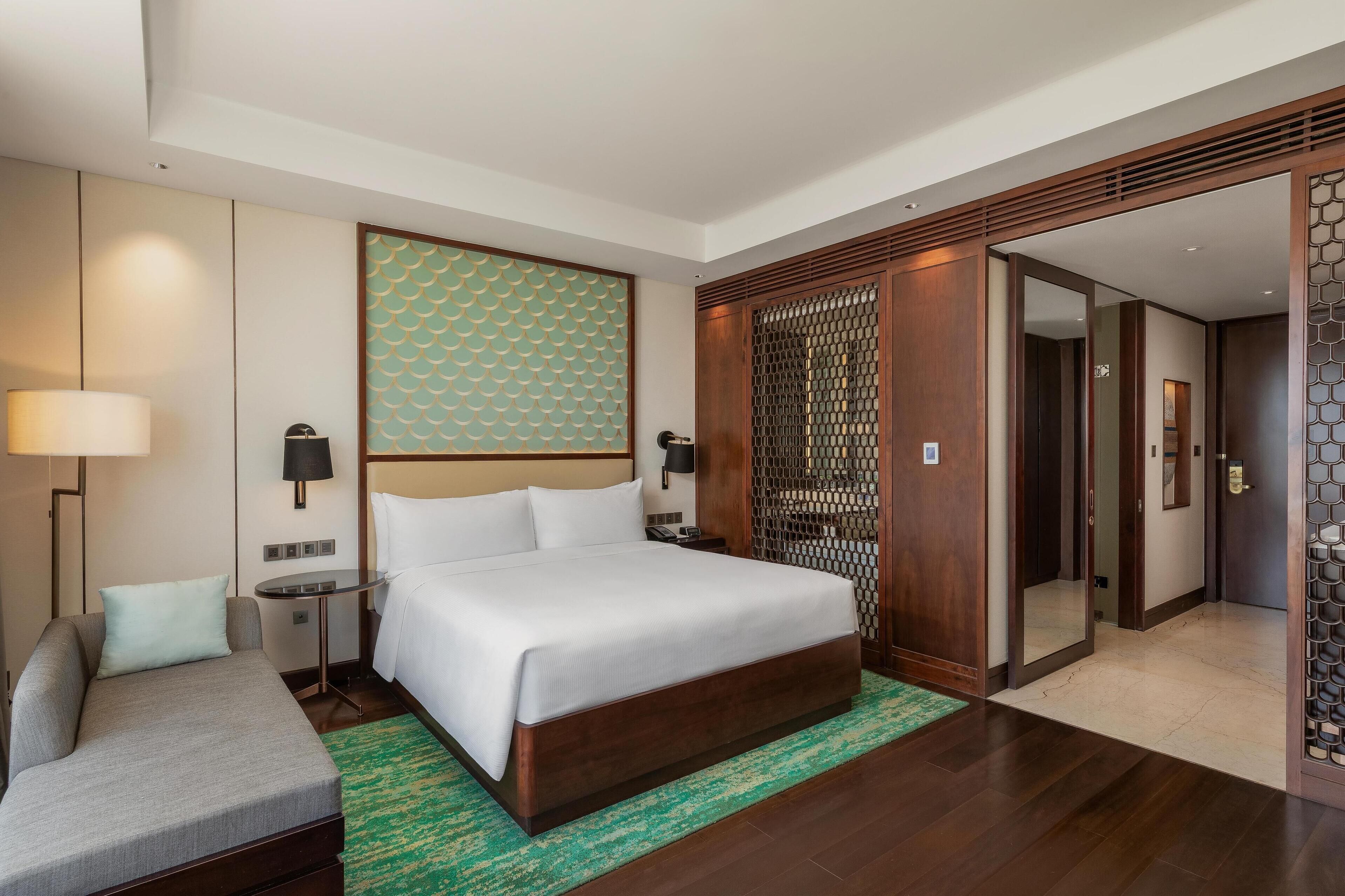 Minibar, két bảo mật tại phòng, bàn 