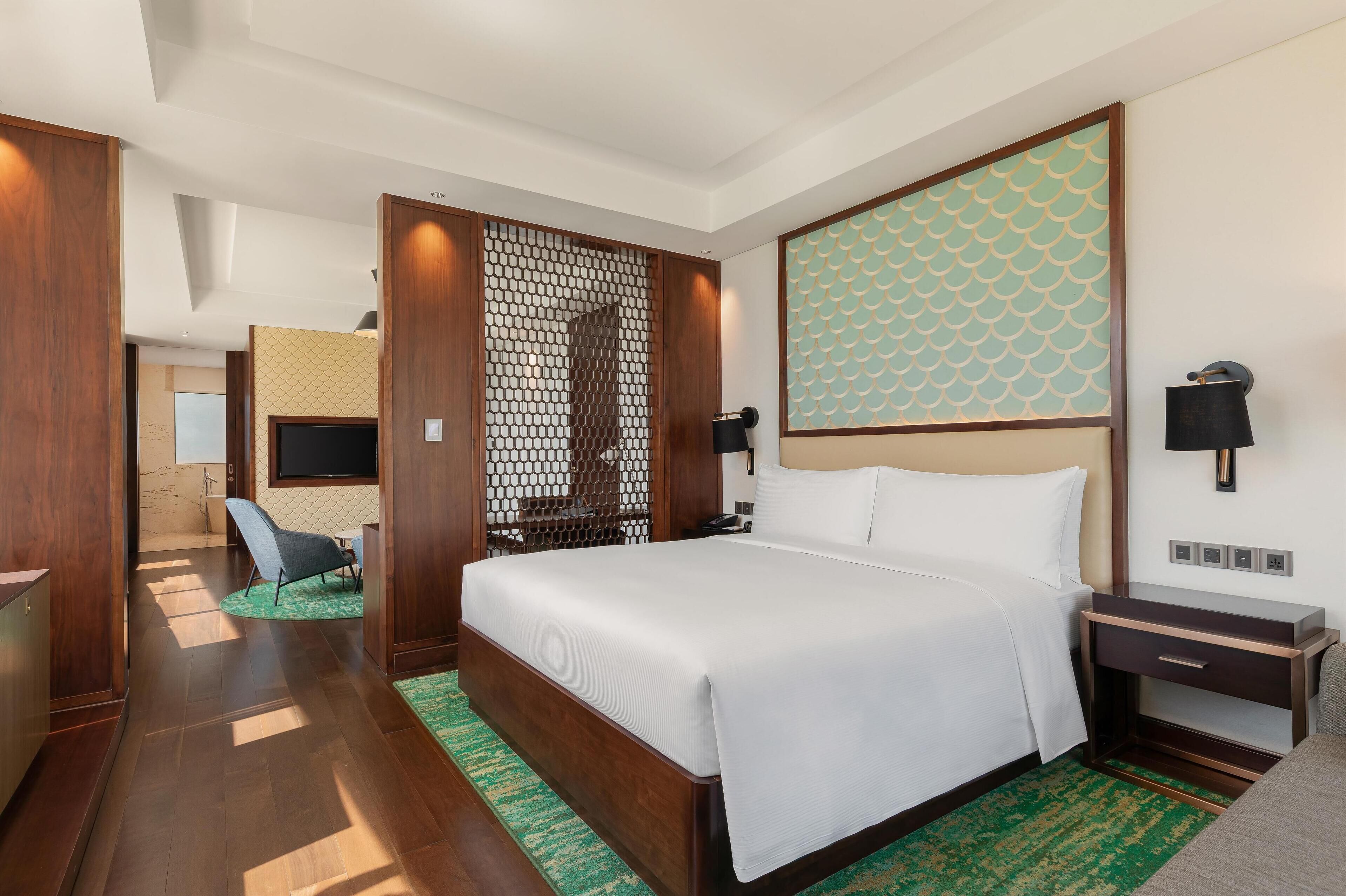 Minibar, in-room safe, desk, laptop workspace