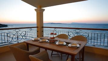 Suite panorámica, vistas al mar | Vistas desde la habitación