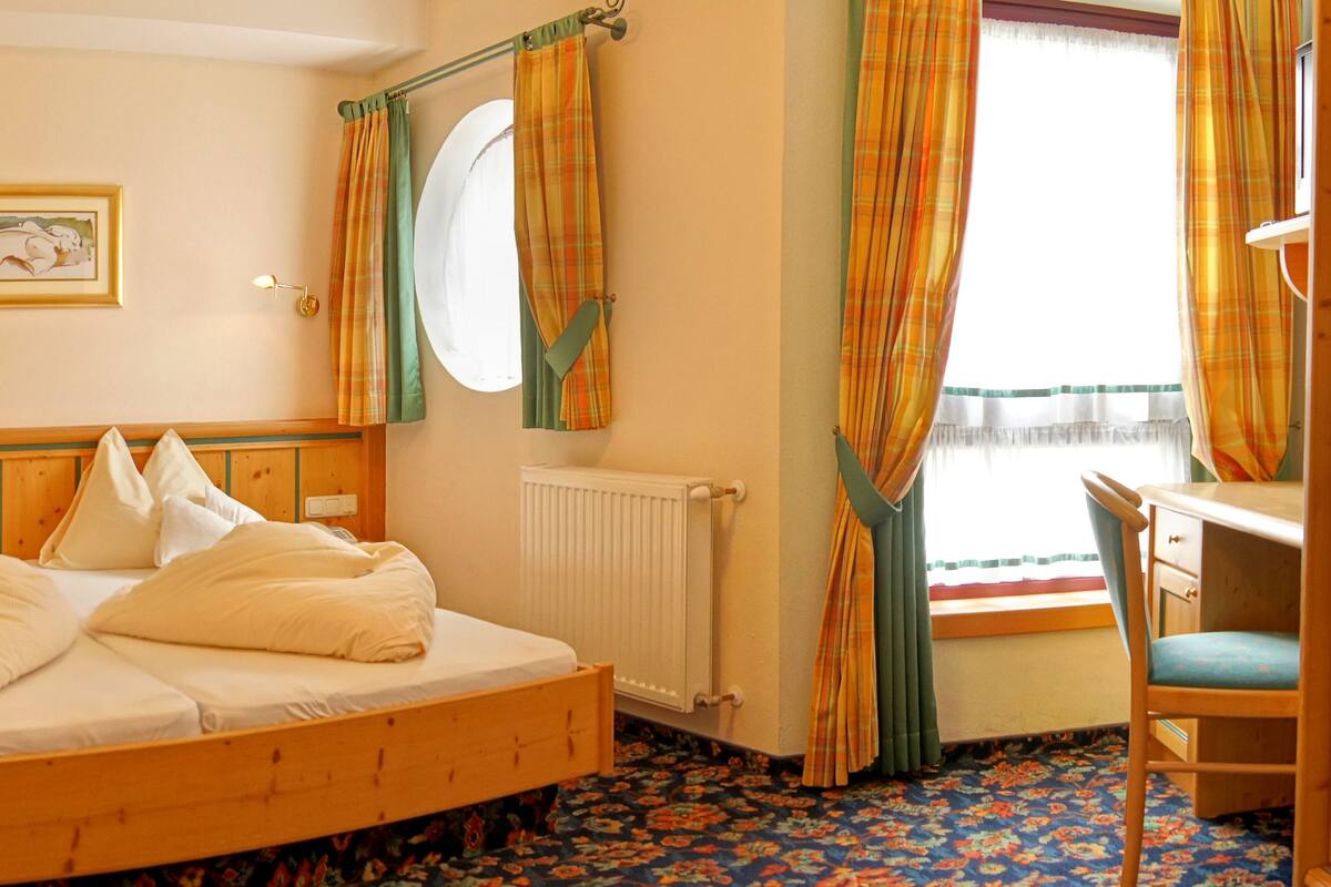 Family Room, 1 Bedroom, Mountain View, Ground Floor