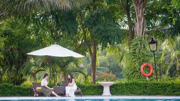 Indoor pool, outdoor pool