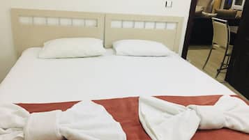 Apartment | 1 bedroom, desk, laptop workspace, soundproofing