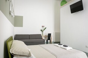 Down duvets, desk, free WiFi, bed sheets