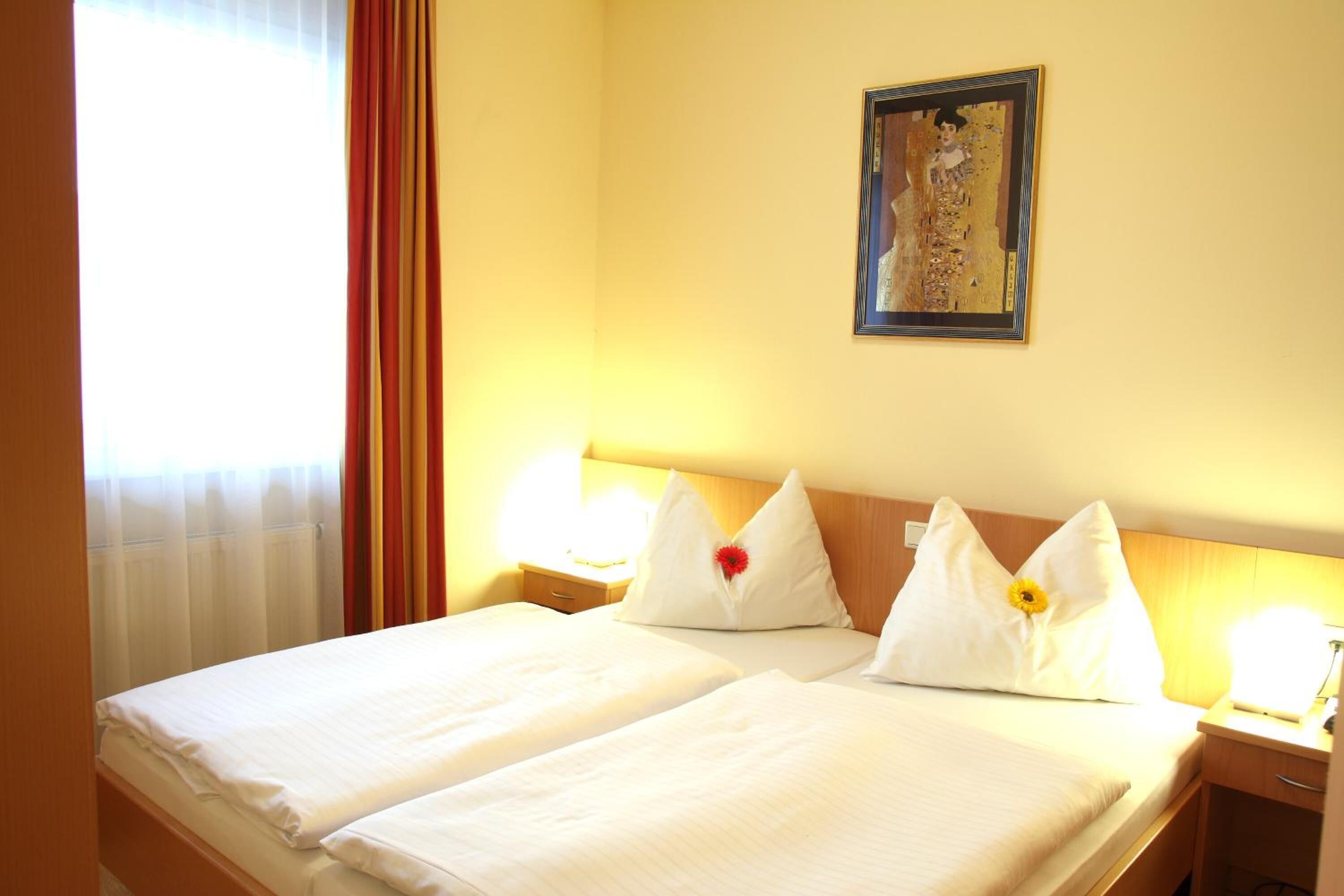 1 bedroom, in-room safe, desk, iron/ironing board