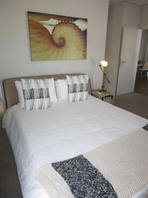 2 bedrooms, minibar, in-room safe, iron/ironing board