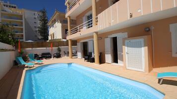 Outdoor pool, sun loungers