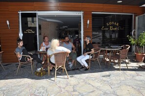 Breakfast, lunch and dinner served - Konak EuroBest Otel (Izmir)