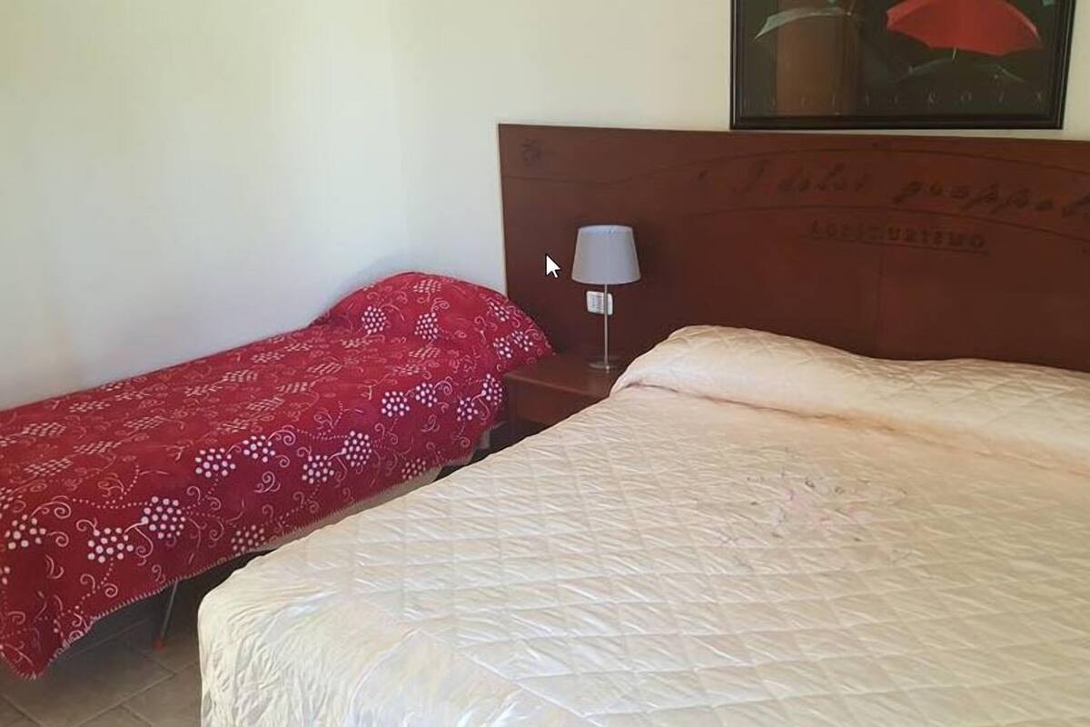 Standard Triple Room, Vineyard View | Desk, WiFi (free), bed sheets
