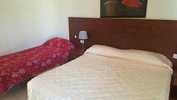 Standard-Dreibettzimmer, Blick auf den Weinberg