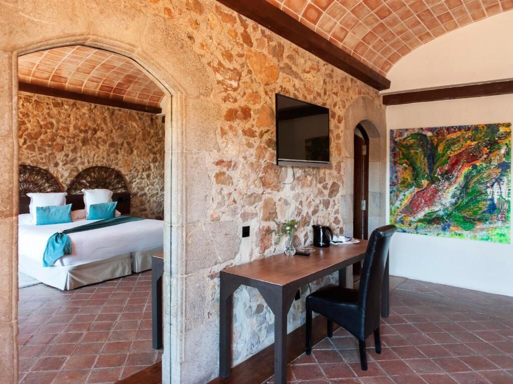 junior suite, 1 king bed | minibar, in-room safe, desk, blackout curtains