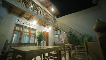 高級雙床房 | 露台/庭院