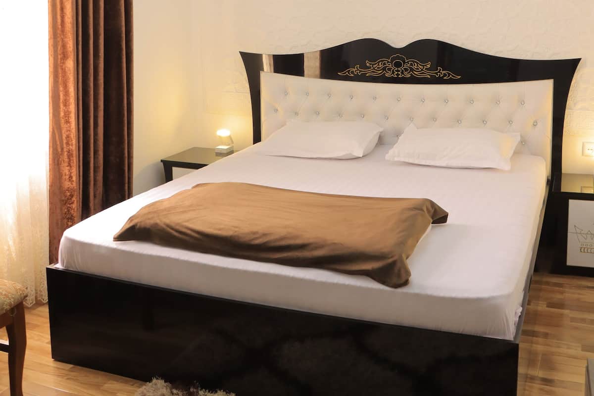 Standard Double Room | Desk, laptop workspace, soundproofing, free WiFi