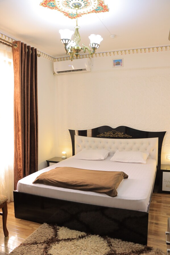Standard Double Room | Desk, laptop workspace, soundproofing, free WiFi