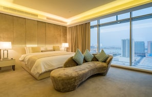 Premium bedding, in-room safe, desk, iron/ironing board