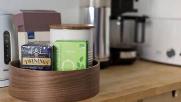 Comfort Studio, 2 Twin Beds | Coffee and/or coffee maker