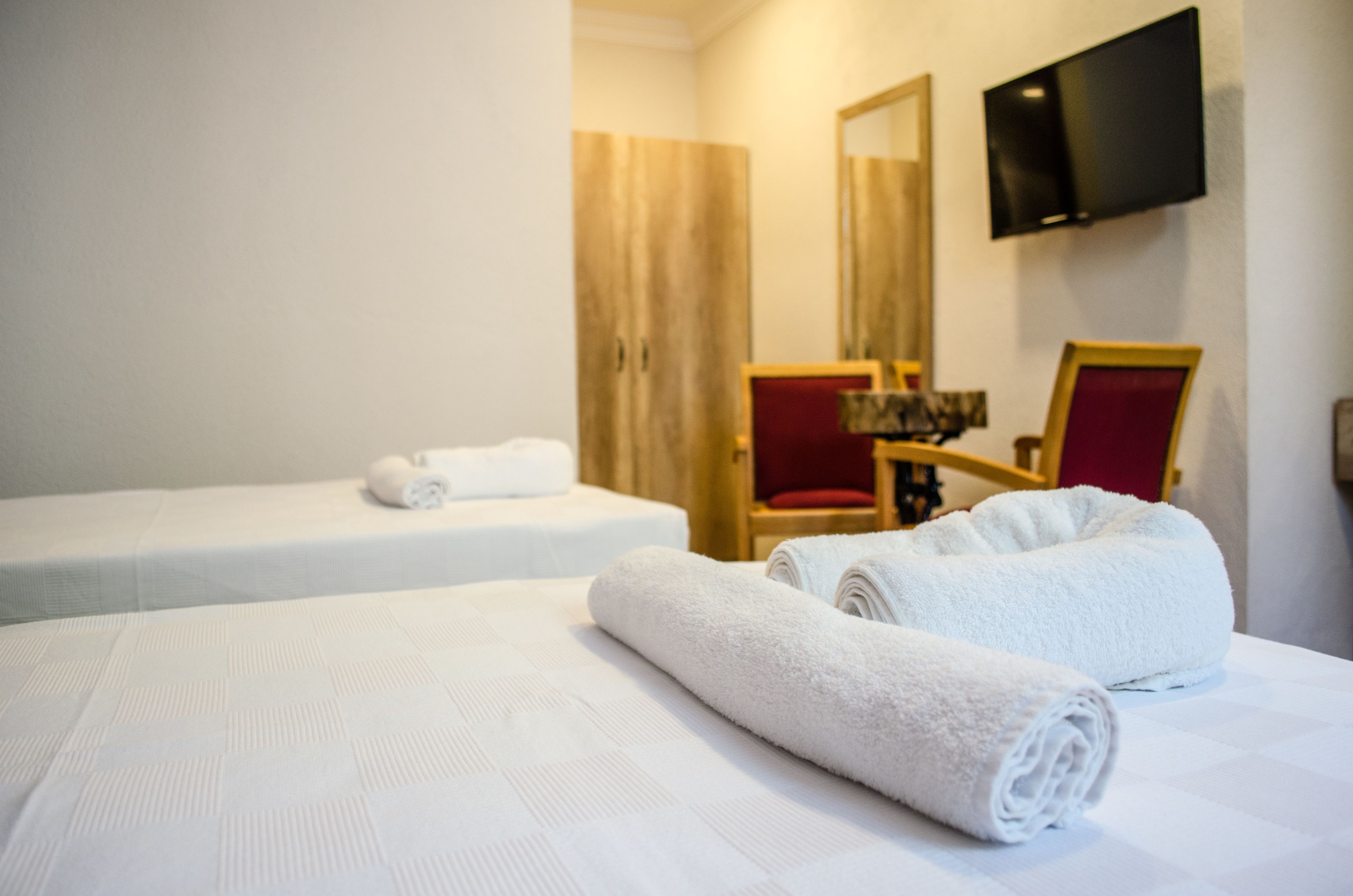 deluxe twin room, 2 single beds | premium bedding, in-room safe, desk, free wifi