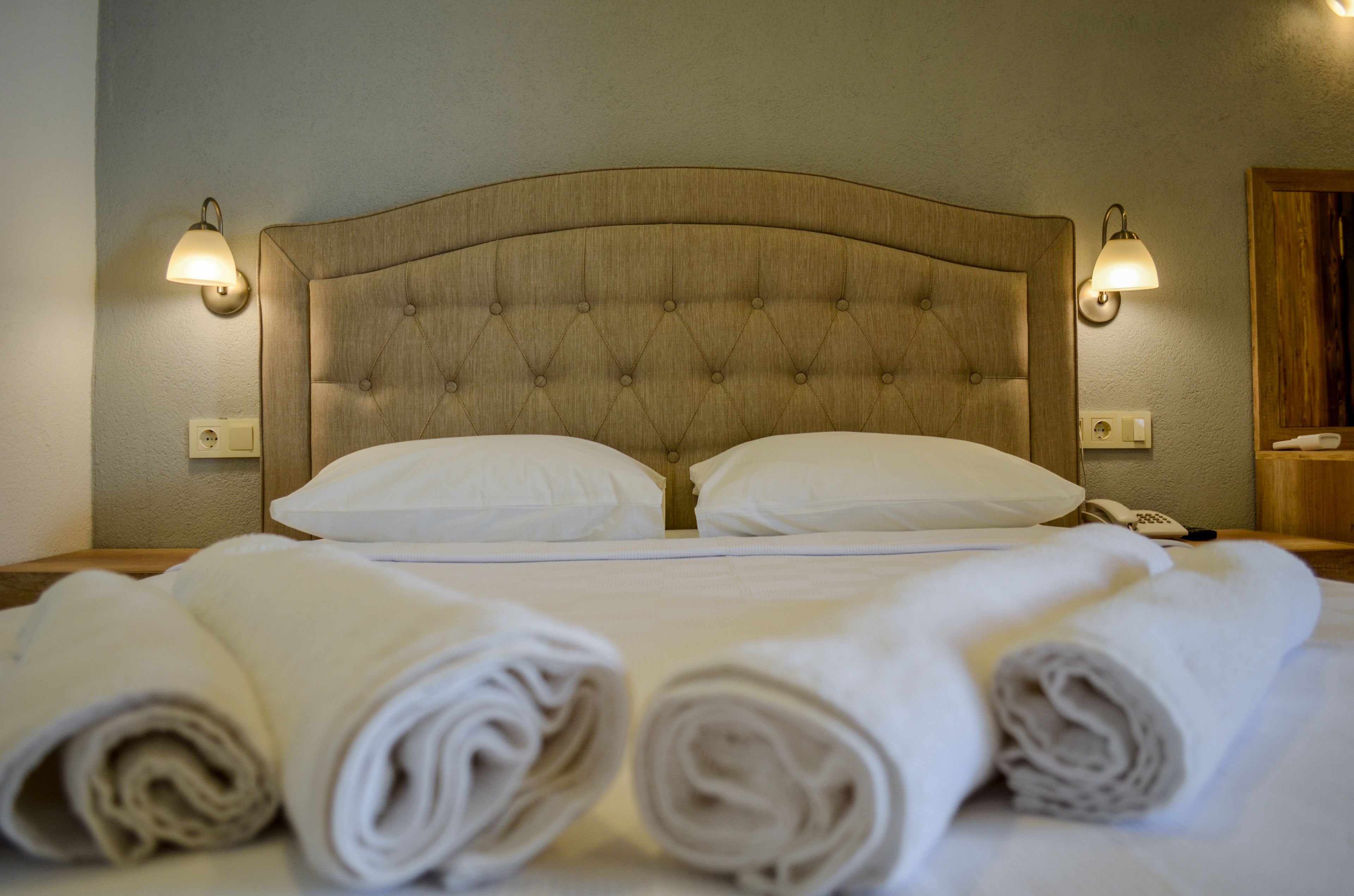 standard double room | premium bedding, in-room safe, desk, free wifi