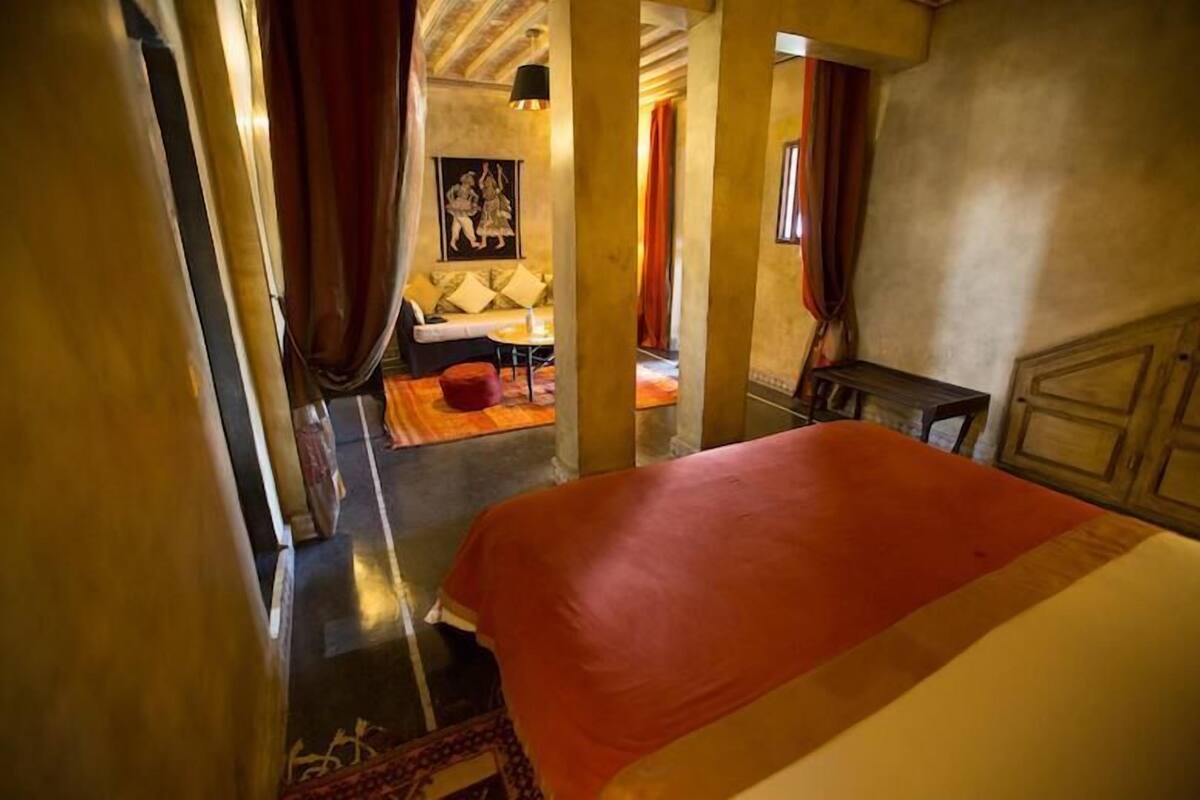 Suite | In-room safe, cribs (free), WiFi (free), individually decorated
