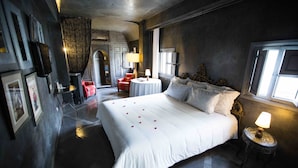Executive Suite | In-room safe, cribs (free), WiFi (free), individually decorated - Riad Le Rihani (Marrakech)