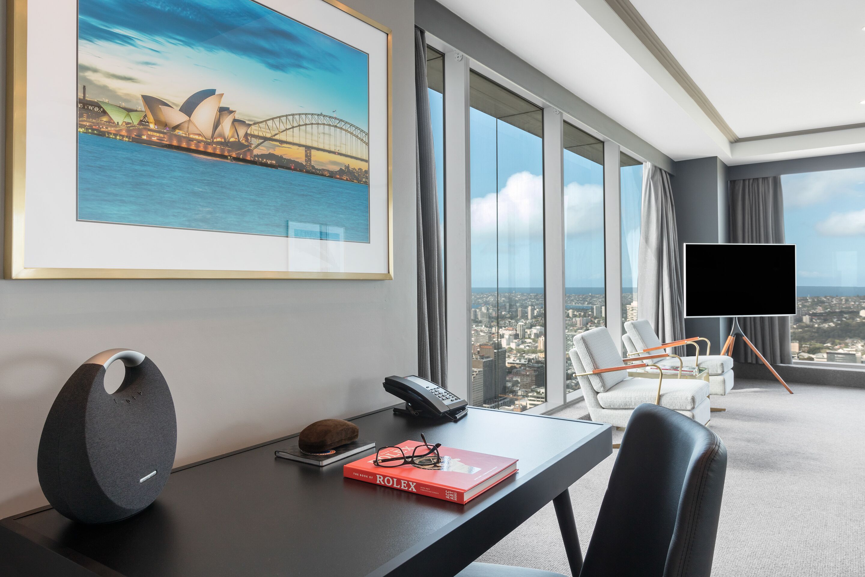 Penthouse, 3 kamar tidur (Sydney) | Area keluarga | Televisi layar datar 50-inci dengan saluran TV kabel dan pemutar DVD