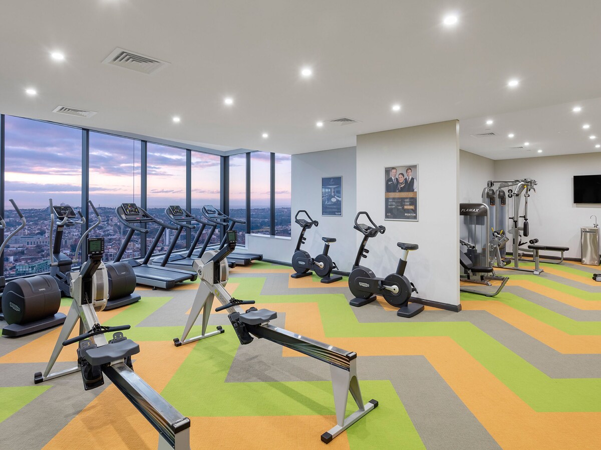 Meriton Suites World Tower, Sydney
