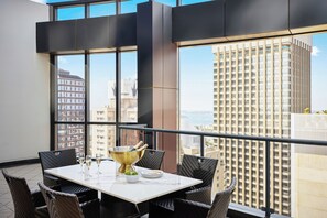 3 Bedroom East Penthouse | Terrace/patio - Meriton Suites Pitt Street, Sydney (Sydney)