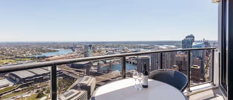 1 Bedroom Altitude Suite | Terrace/patio