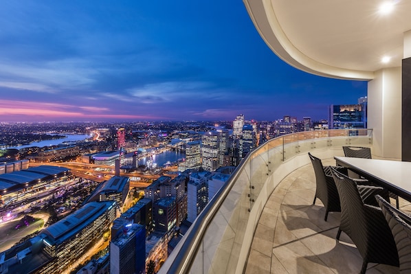 Terrace/patio - Meriton Suites Kent Street, Sydney (Sydney)