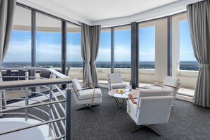 Living area - Meriton Suites Kent Street, Sydney (Sydney)