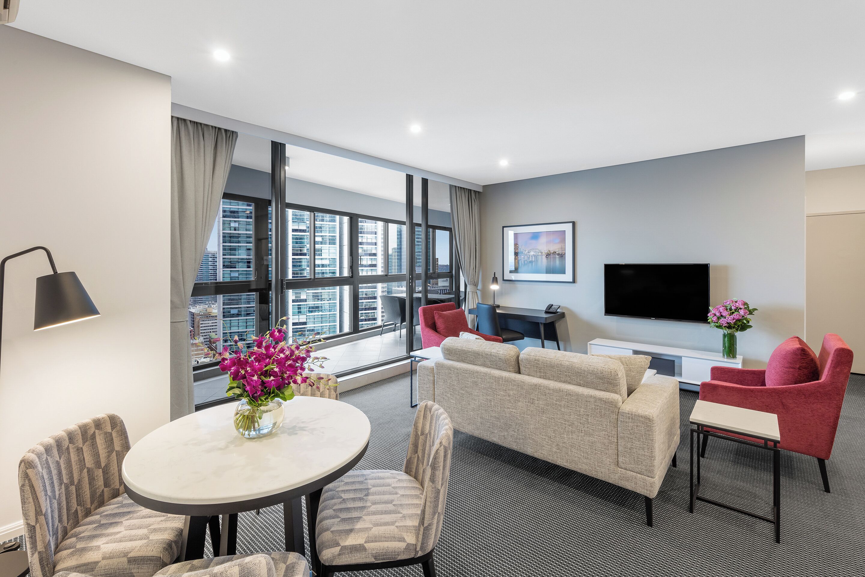 Televisión de pantalla plana de 50 pulgadas con canales digitales 