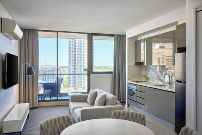 Meriton Suites Campbell Street, Sydney