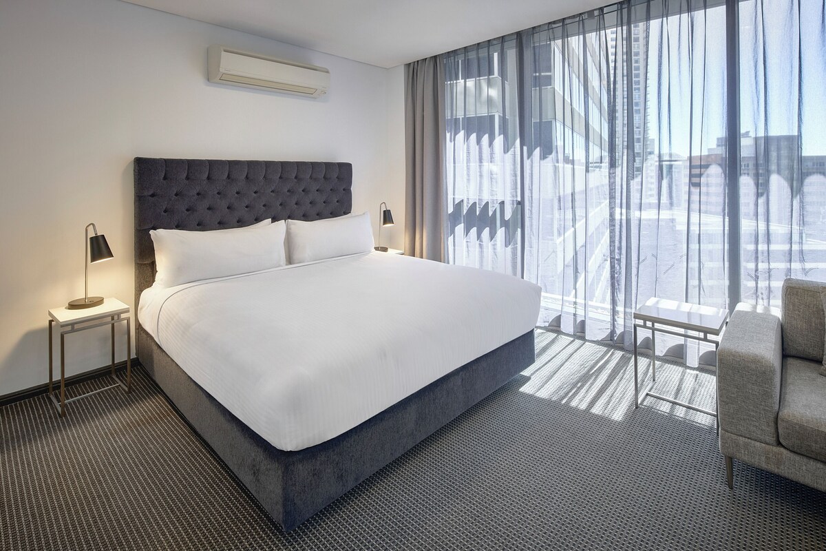 Meriton Suites Campbell Street, Sydney