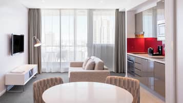 1 Bedroom Balcony Suite | Premium bedding, in-room safe, blackout drapes, iron/ironing board