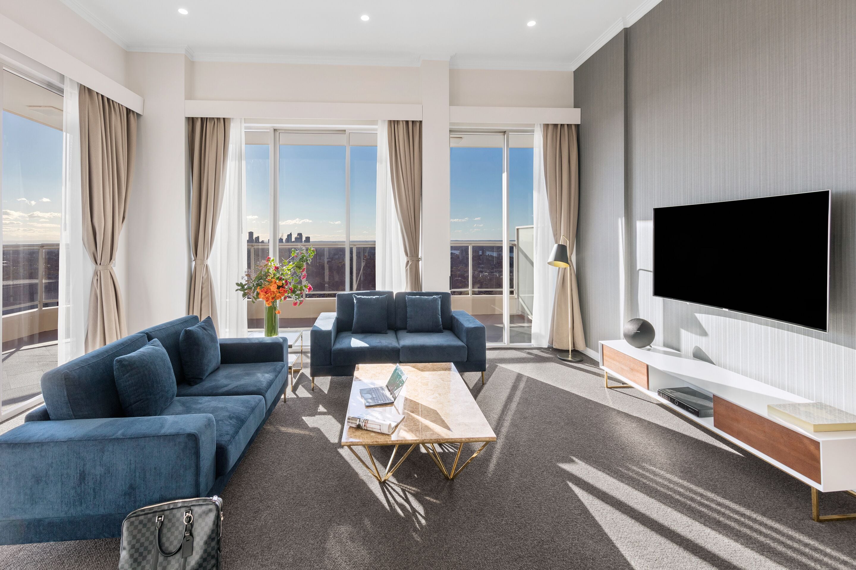 Meriton Suites Bondi Junction — image 11