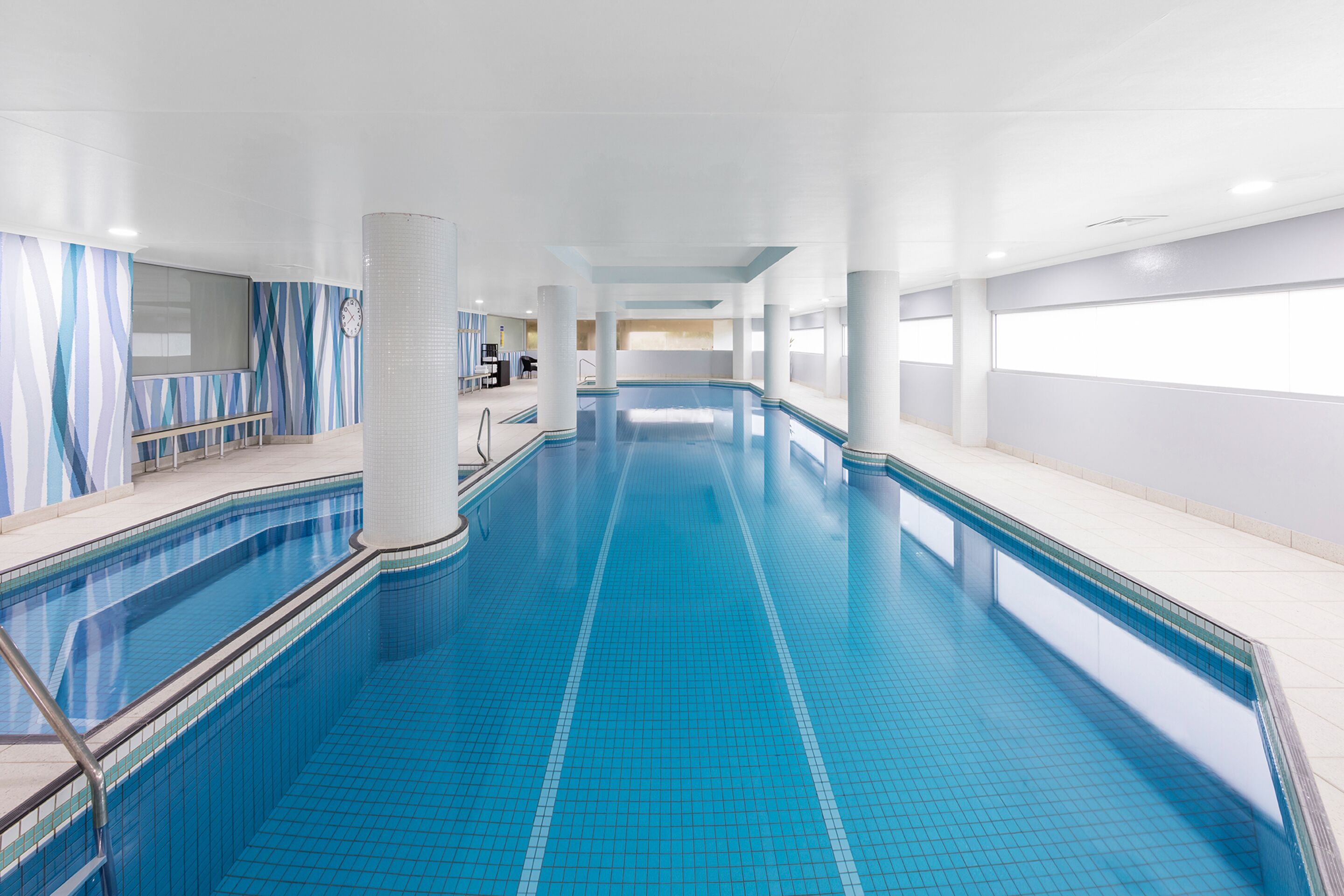 Meriton Suites Bondi Junction — image 3