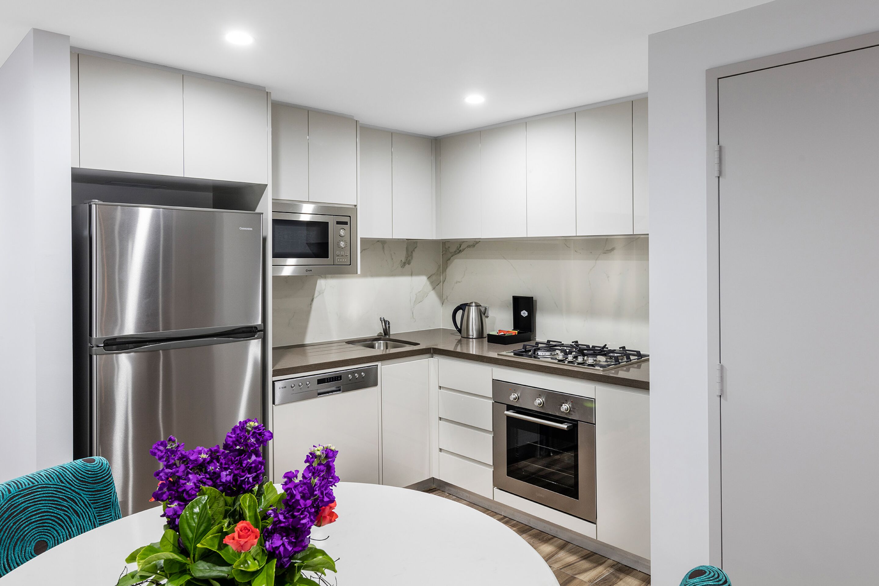 Meriton Suites Bondi Junction — image 8