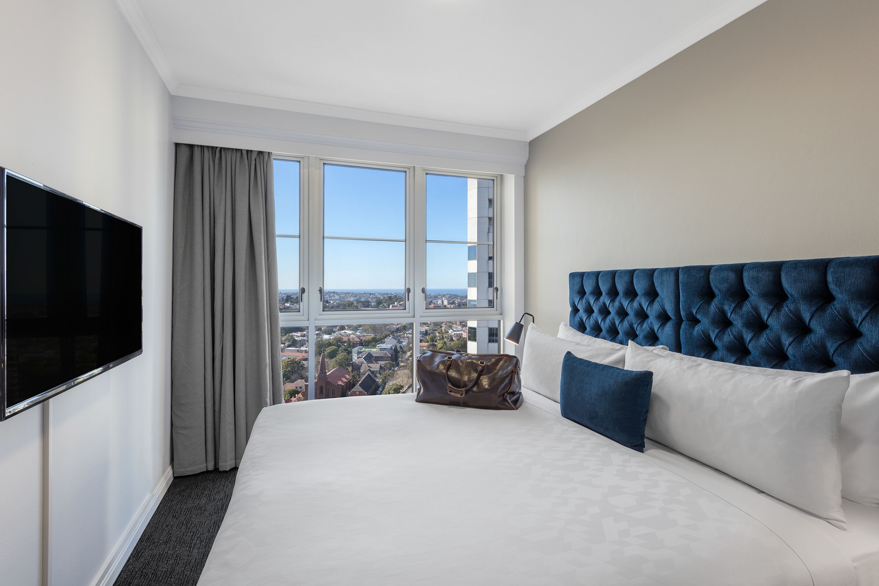 Meriton Suites Bondi Junction — image 19