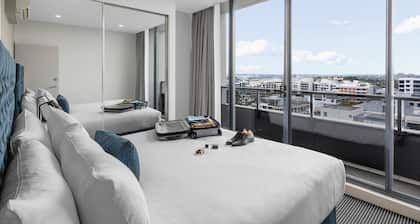 Meriton Suites Waterloo