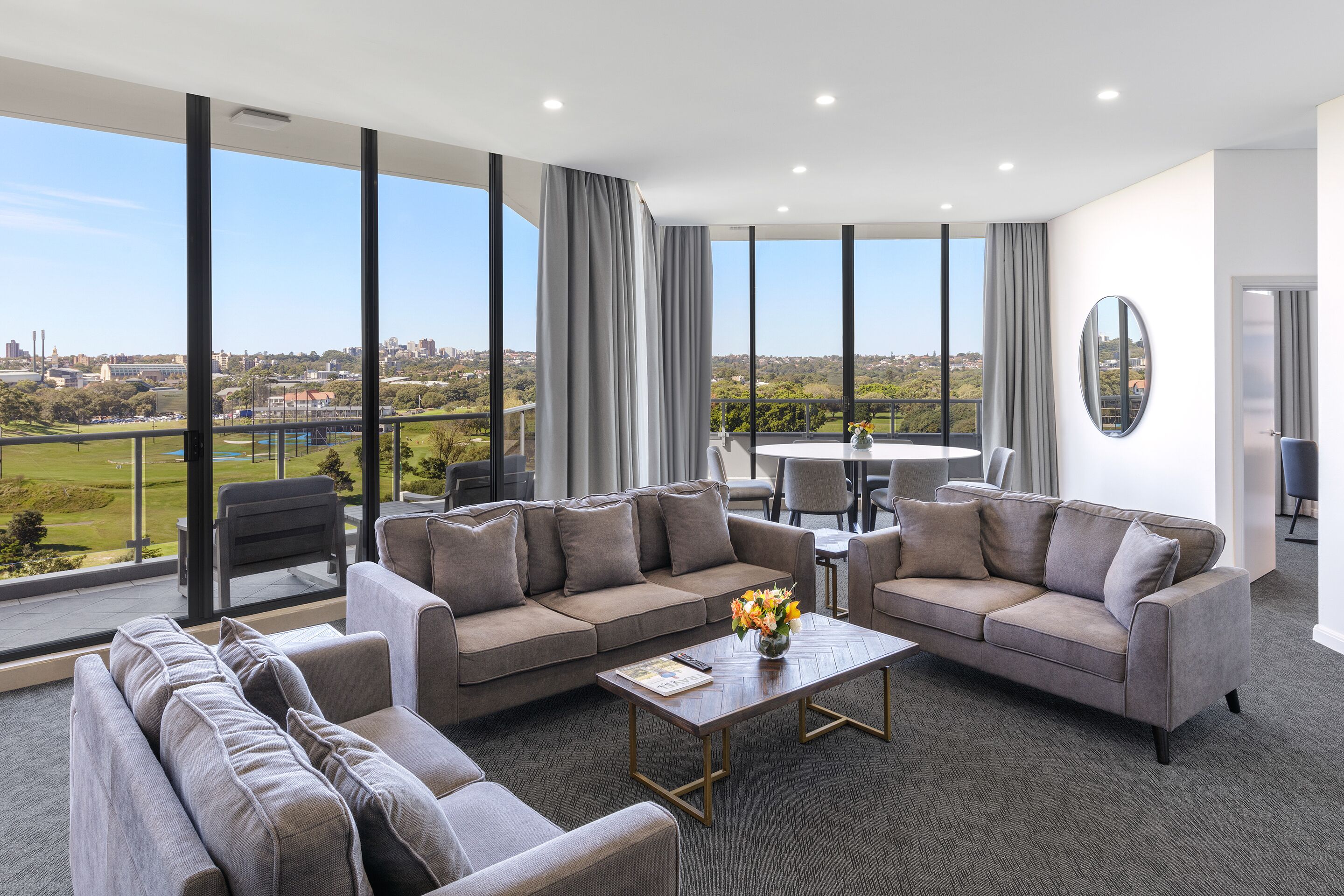 Meriton Suites Waterloo — image 7