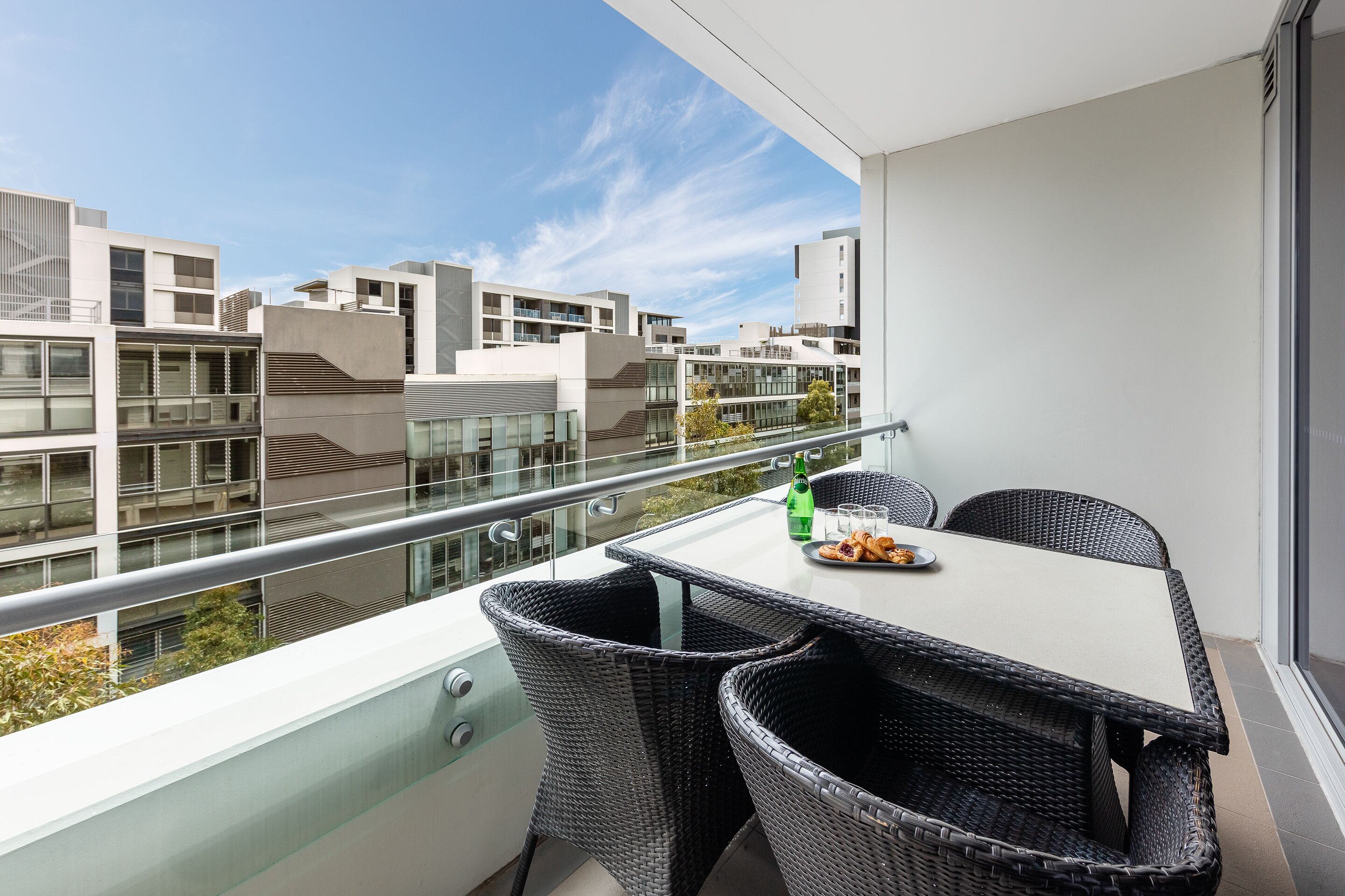 Meriton Suites Zetland — image 6