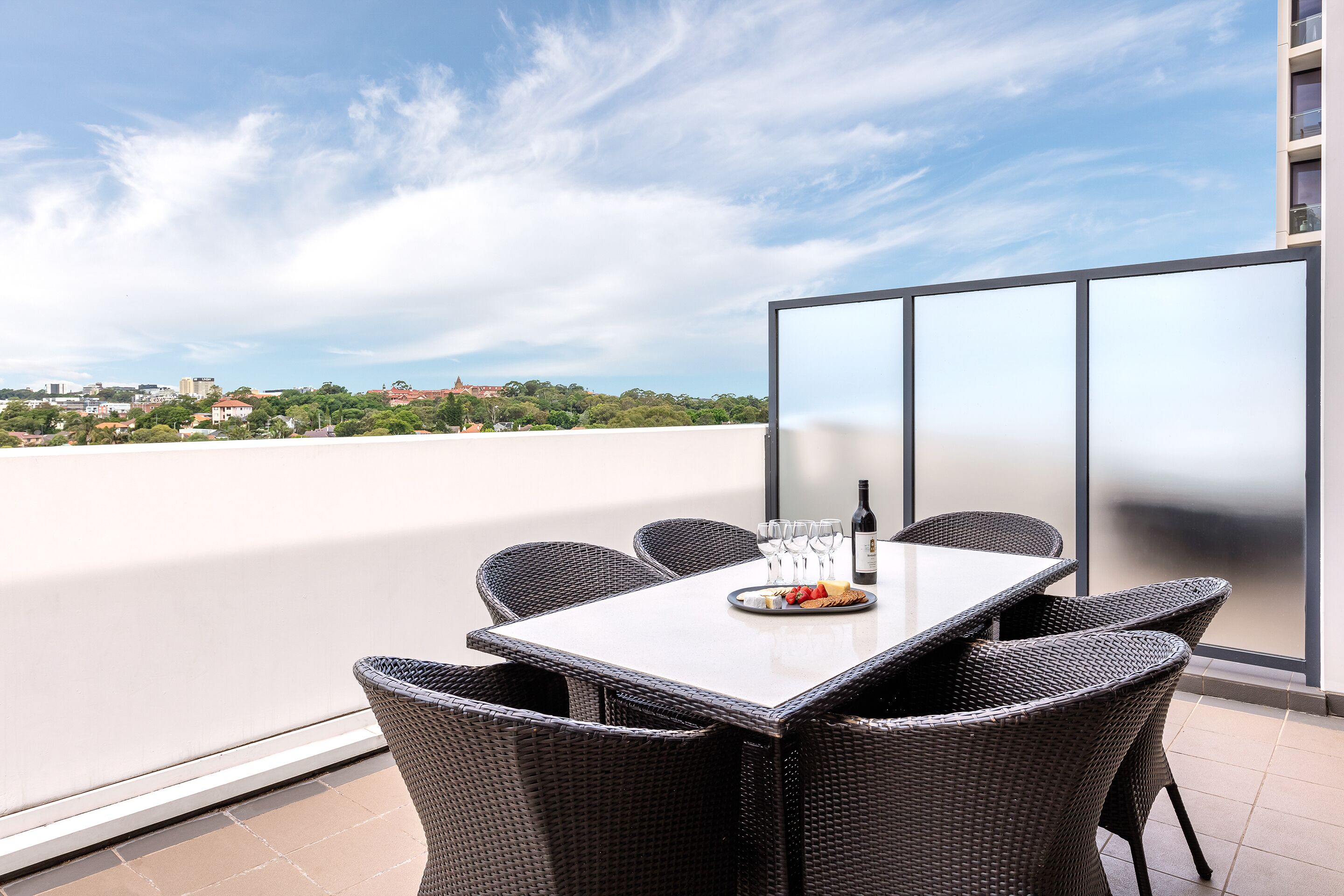 Meriton Suites Zetland — image 5