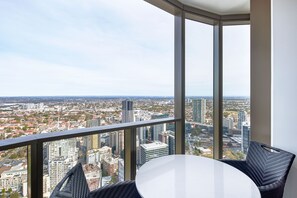 3 Bedroom Sky Suite | Balcony - Meriton Suites George Street, Parramatta (Parramatta)