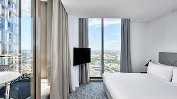 4 Bedroom Westport Penthouse | Premium bedding, in-room safe, blackout curtains, soundproofing