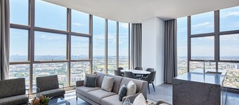 Meriton Suites George Street, Parramatta