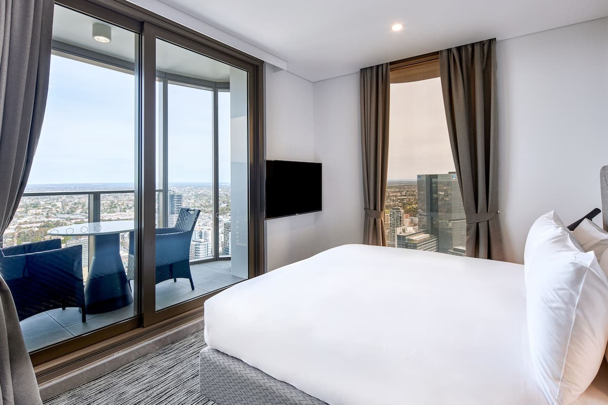 3 Bedroom Sky Suite | 1 bedroom, premium bedding, in-room safe, blackout drapes