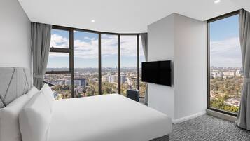 2 Bedroom Sky Suite | 1 bedroom, premium bedding, in-room safe, blackout drapes
