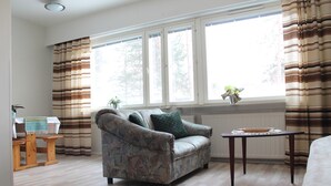 Studio, Accessible, Kitchen | Living area