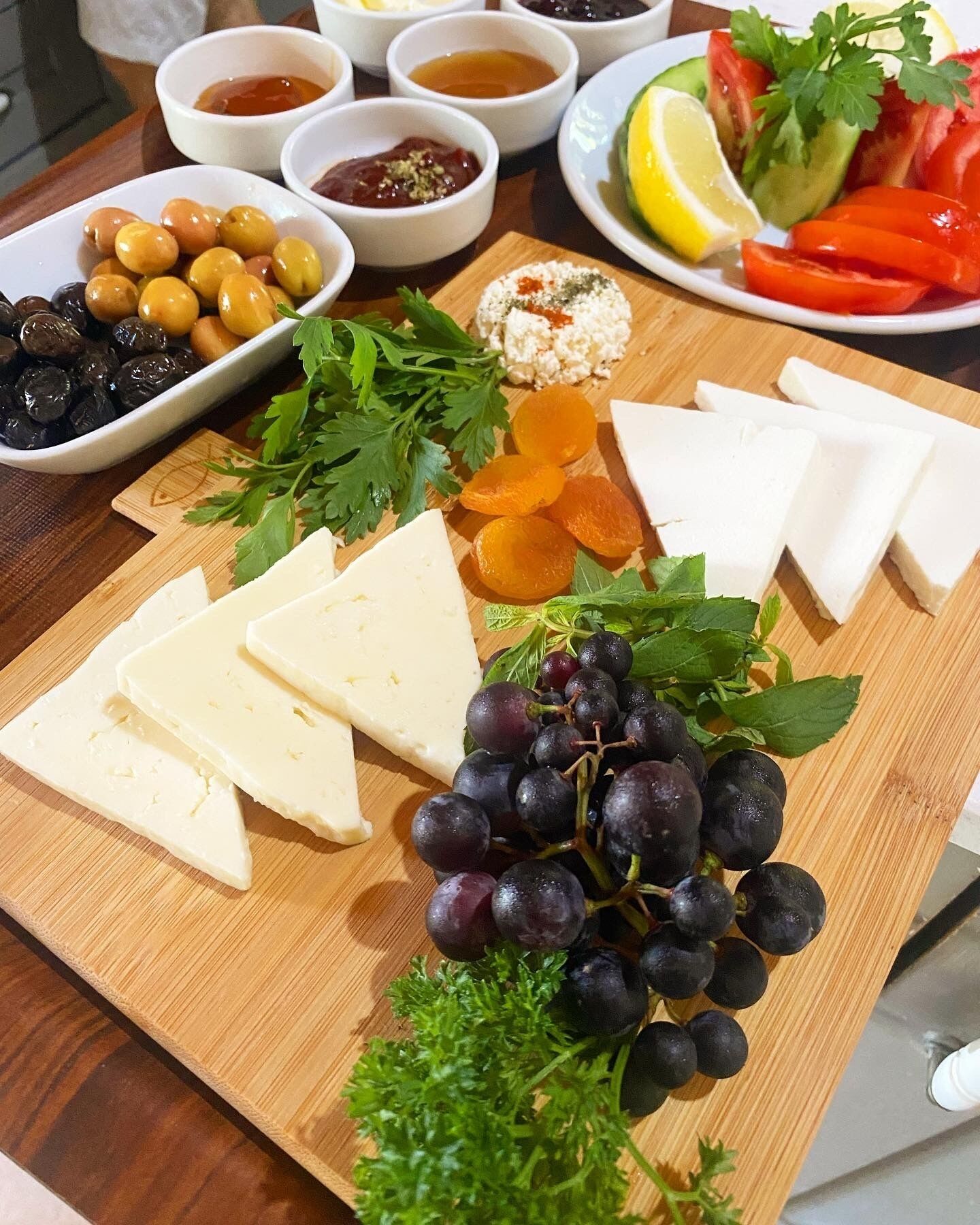 free daily full breakfast